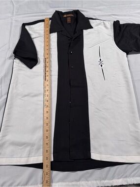 Men's Casual Button-Down Shirt - Black and White